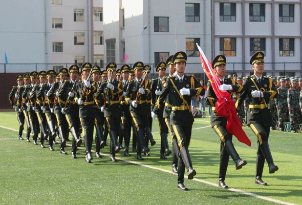 內(nèi)蒙古師范大學(xué)鴻德學(xué)院2019級(jí)新生軍訓(xùn)今日開營(yíng)，參訓(xùn)人數(shù)創(chuàng)歷史新高