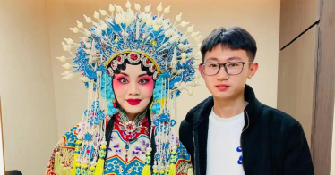 【人物專訪】從內(nèi)蒙古鴻德文理學(xué)院到中國戲曲學(xué)院，他做到了