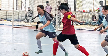 學院教育系在“院長杯”校園女子足球賽決賽中奪冠